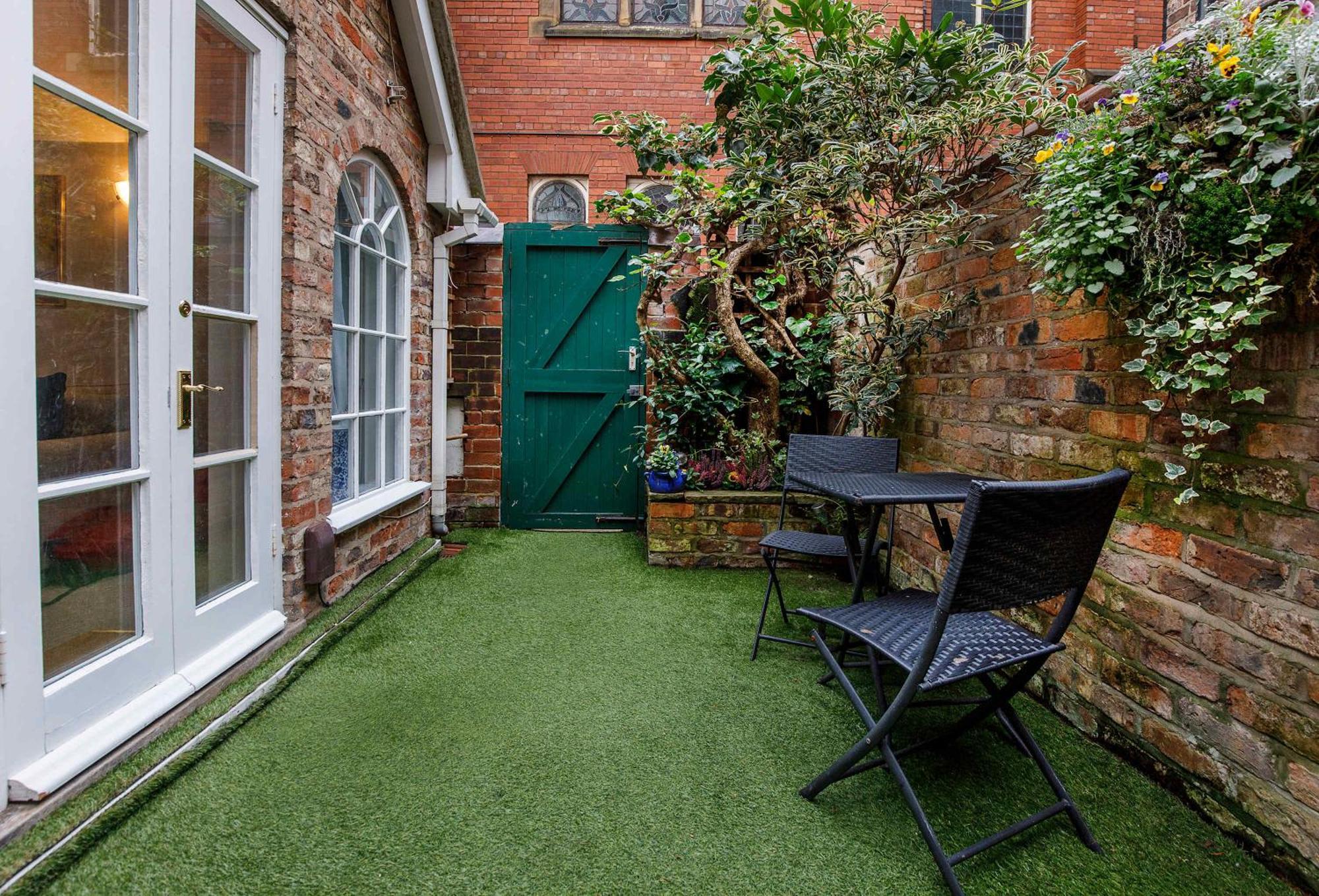 Monk Bar Garden Hideaway Villa York Bagian luar foto